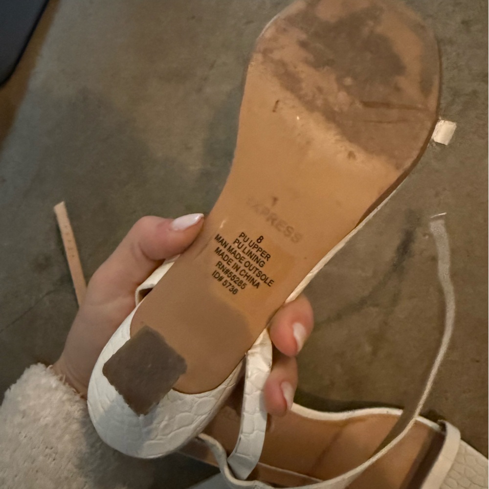 Express Heels - Picture 6 of 8